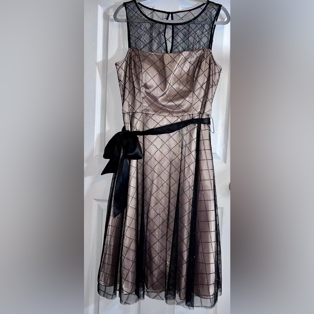 NWT Jessica Howard Tan Satin Dress With Black Sparkle Tulle Overlay Size 10